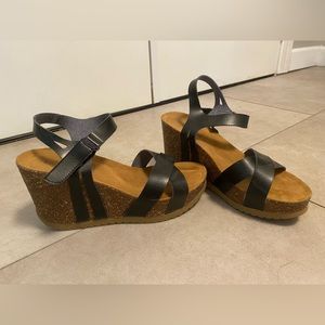 Bjorndal Kori NWOT Black Wedges
